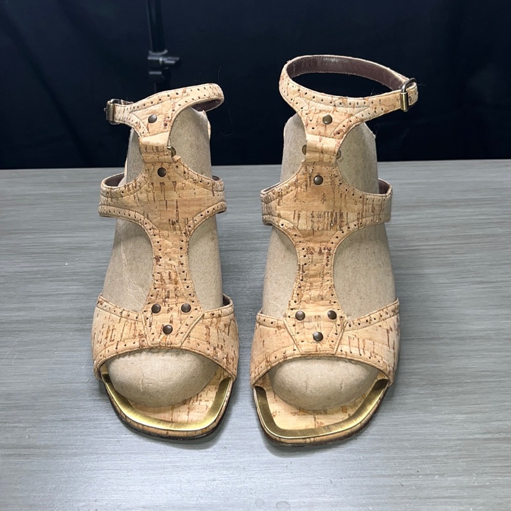 Donald J Pliner heels cork